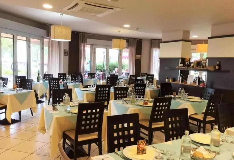 Отель Riva Dei Cavalleggeri