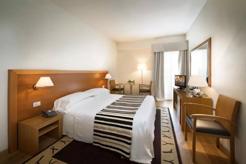 Sardegna Hotel   Suites & Restaurant