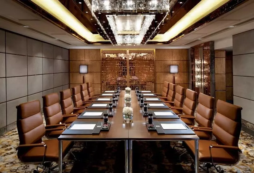 هتل The Ritz Carlton Hong Kong