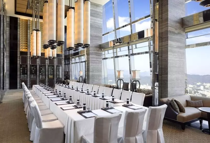 هتل The Ritz Carlton Hong Kong