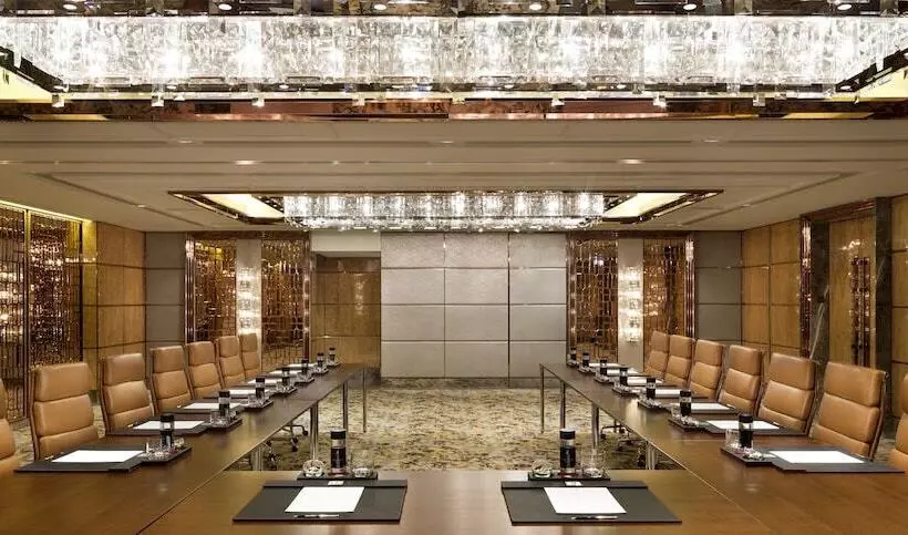 هتل The Ritz Carlton Hong Kong