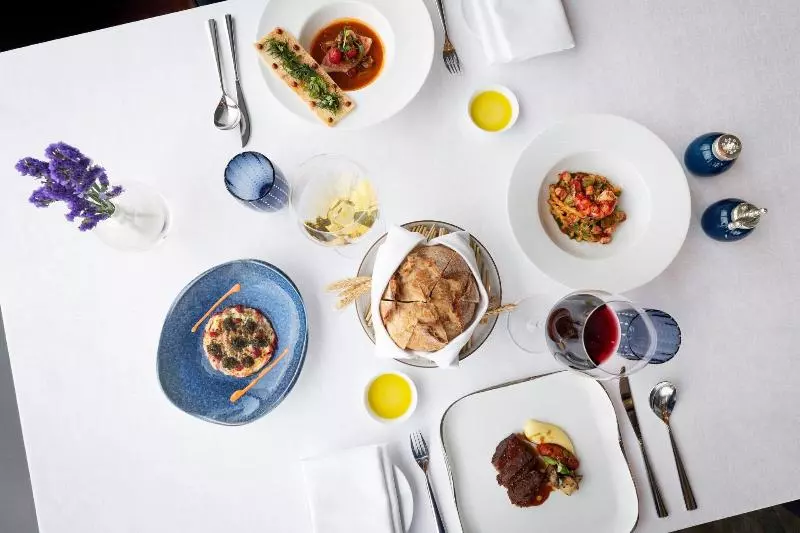 هتل The Ritz Carlton Hong Kong