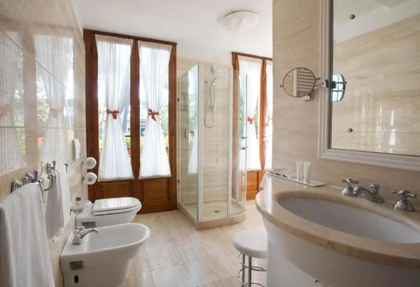 Augustus Hotel & Resort