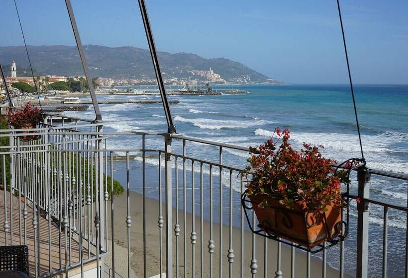 B&b Hotel Diano Marina Palace