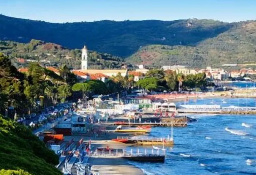 B&b Hotel Diano Marina Palace