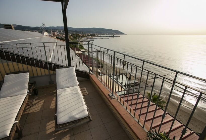 B&b Hotel Diano Marina Palace