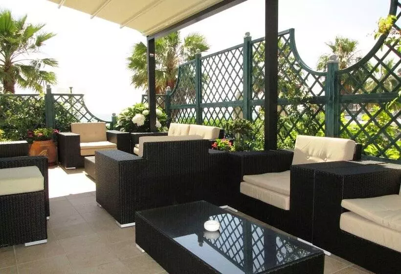 B&b Hotel Diano Marina Palace