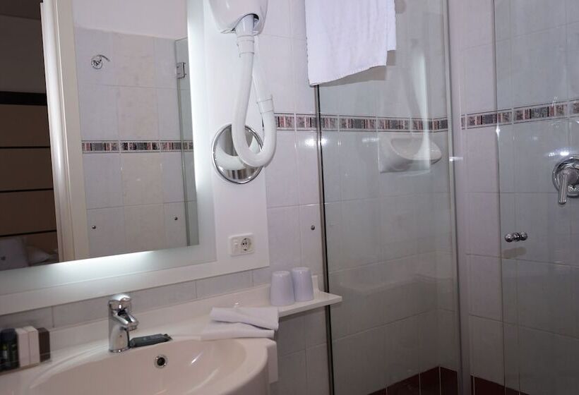 B&b Hotel Diano Marina Palace