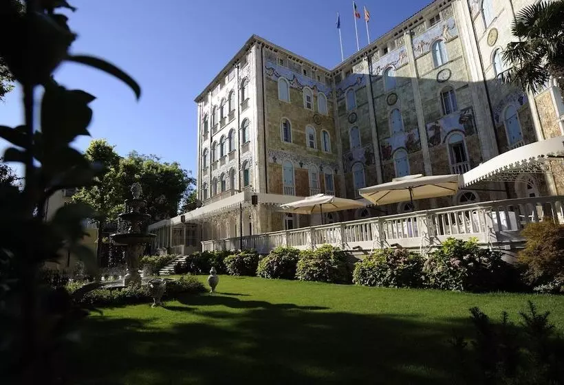 호텔 Ausonia Hungaria Wellness & Lifestyle