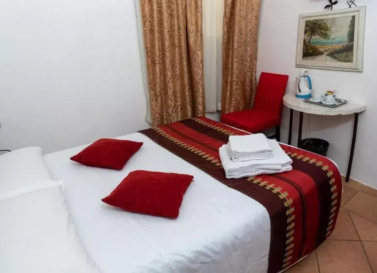 هتل Dei Mori   Guest House