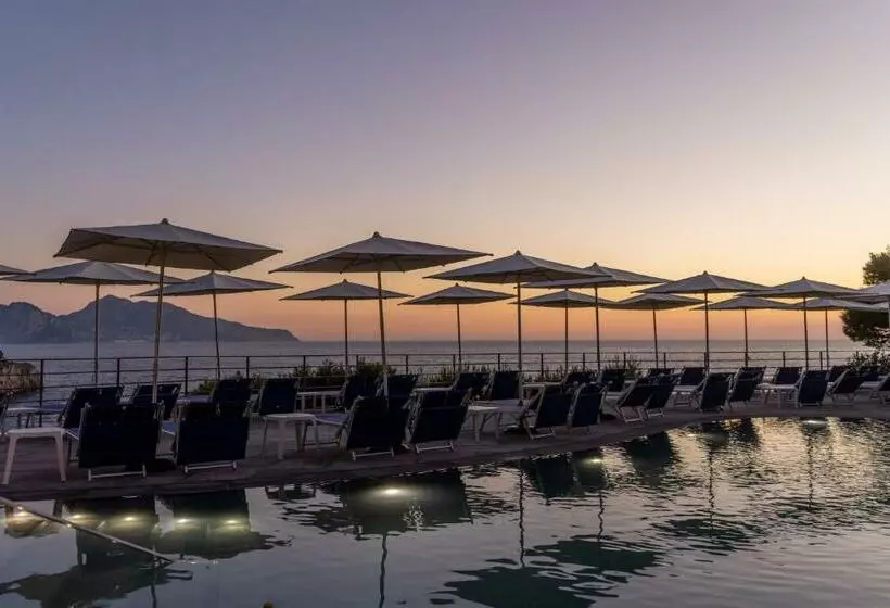 בית מלון כפרי Delfino