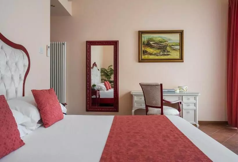 בית מלון כפרי Mayer & Splendid   Wellness E Spa