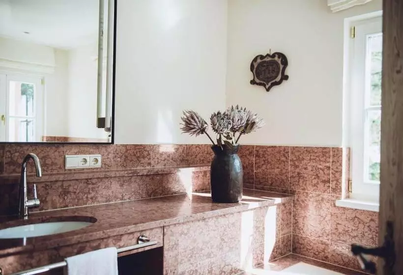 Relais & Chateaux Hotel Castel Fragsburg