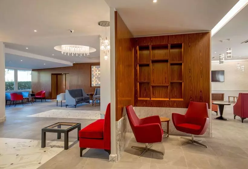 בית מלון כפרי American Palace Eur