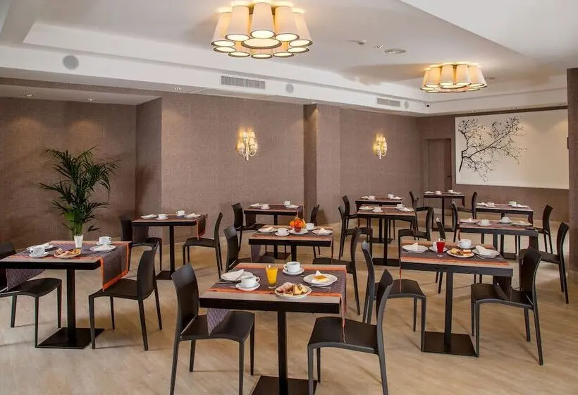 Hotelli American Palace Eur