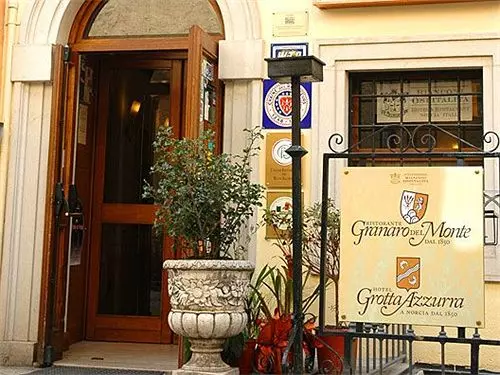 ホテル Grotta Azzurra