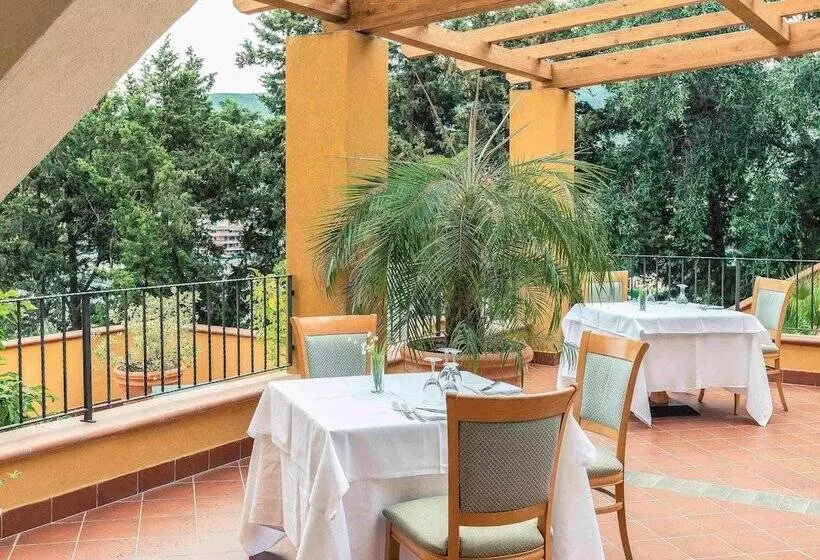 Отель Albergo Filippo Ii