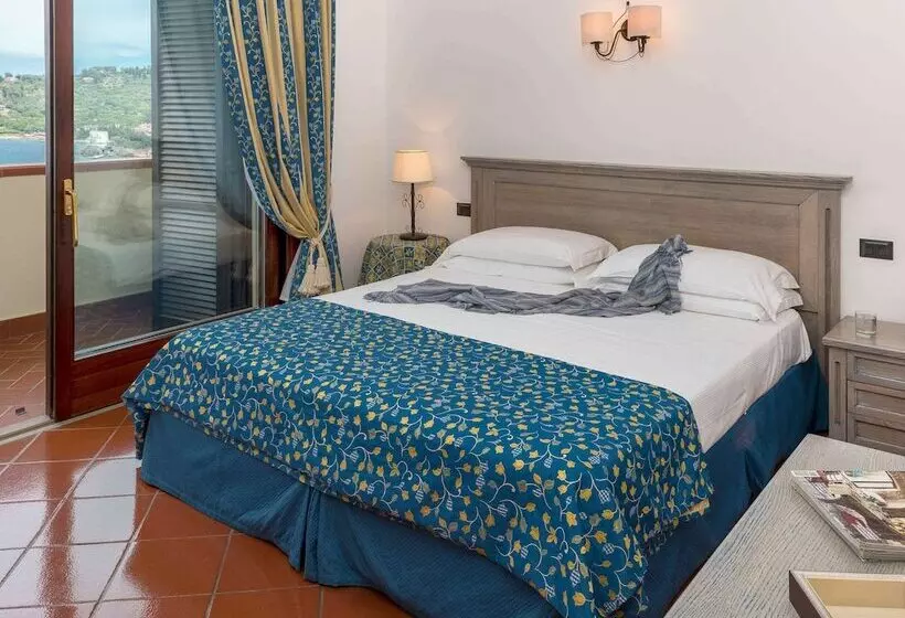 Отель Albergo Filippo Ii