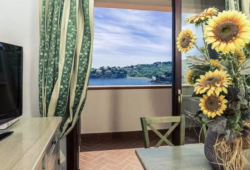 Отель Albergo Filippo Ii