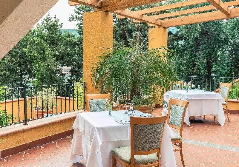 Отель Albergo Filippo Ii