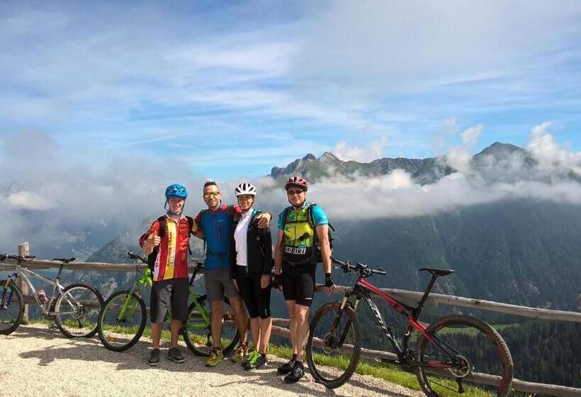 هتل Patrizia Dolomites Glamour