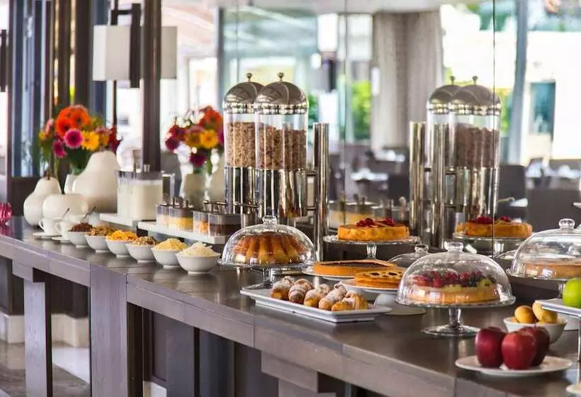 Renaissance Naples Hotel Mediterraneo