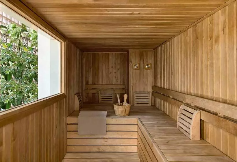 Renaissance Naples Hotel Mediterraneo