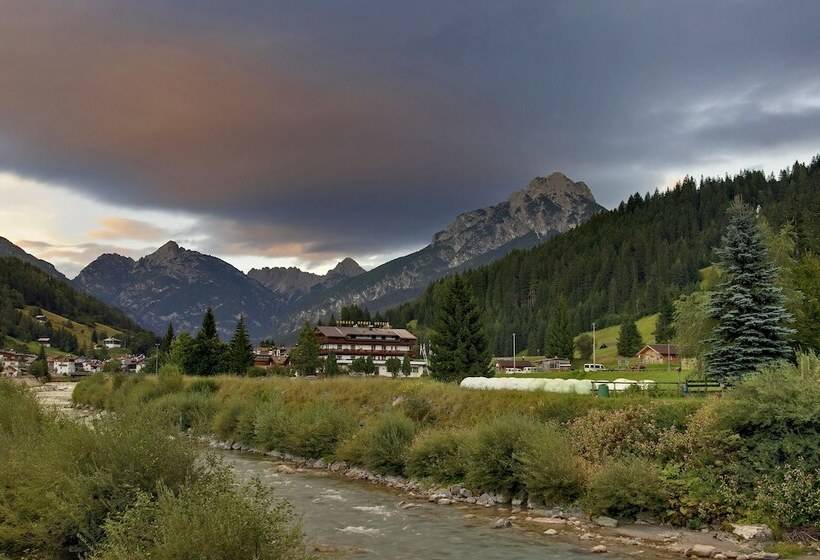 בית מלון כפרי Monaco Sport