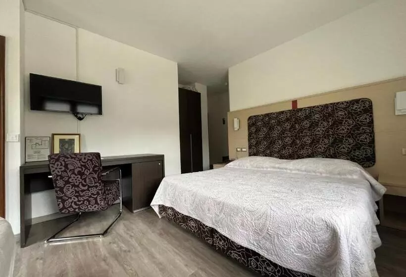 ホテル Monaco Sport