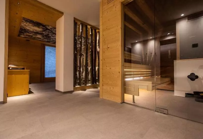 ホテル Monaco Sport