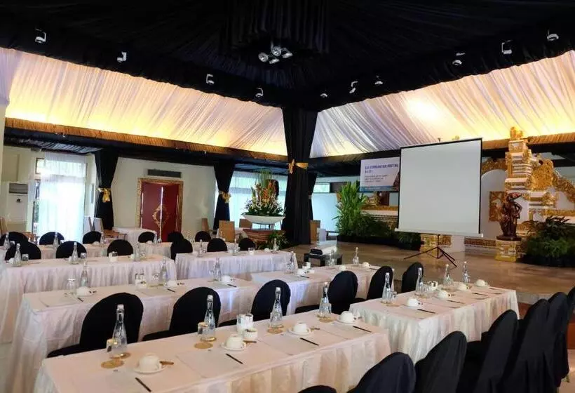 בית מלון כפרי Puri Santrian