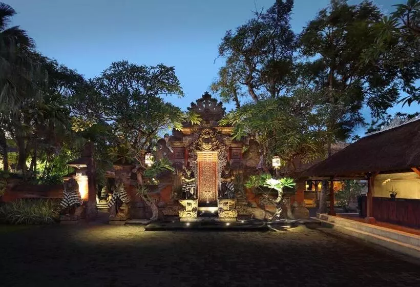 בית מלון כפרי Puri Santrian