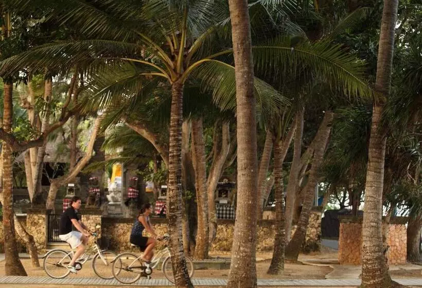 בית מלון כפרי Puri Santrian