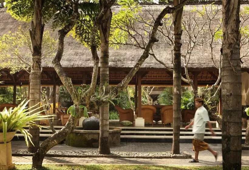 בית מלון כפרי Puri Santrian