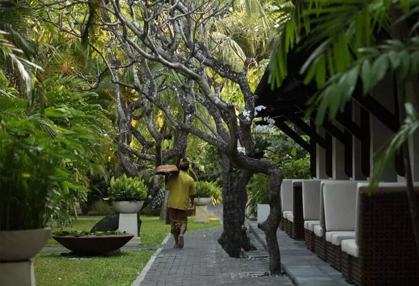 בית מלון כפרי Puri Santrian