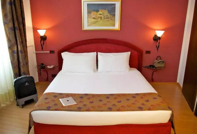 هتل Royal Torino Centro Congressi