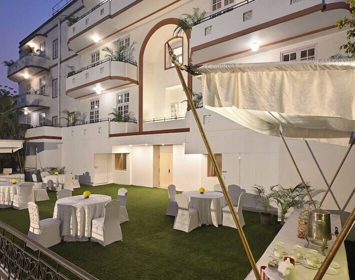 בית מלון כפרי Ambassador, New Delhi   Ihcl Seleqtions