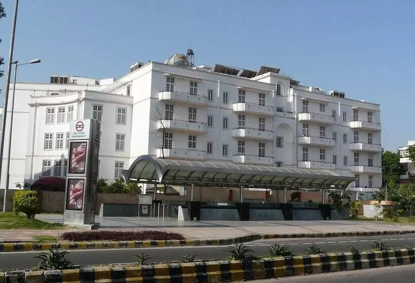 בית מלון כפרי Ambassador, New Delhi   Ihcl Seleqtions