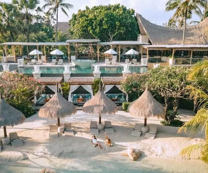 בית מלון כפרי Bali Mandira Beach Resort & Spa
