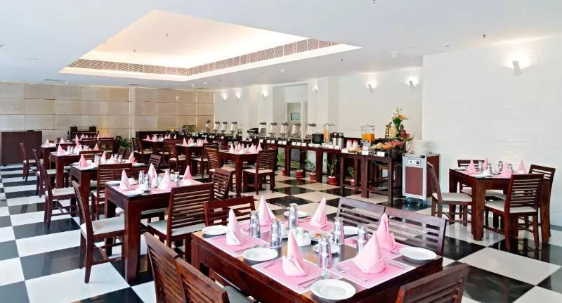 Отель Clarks Avadh