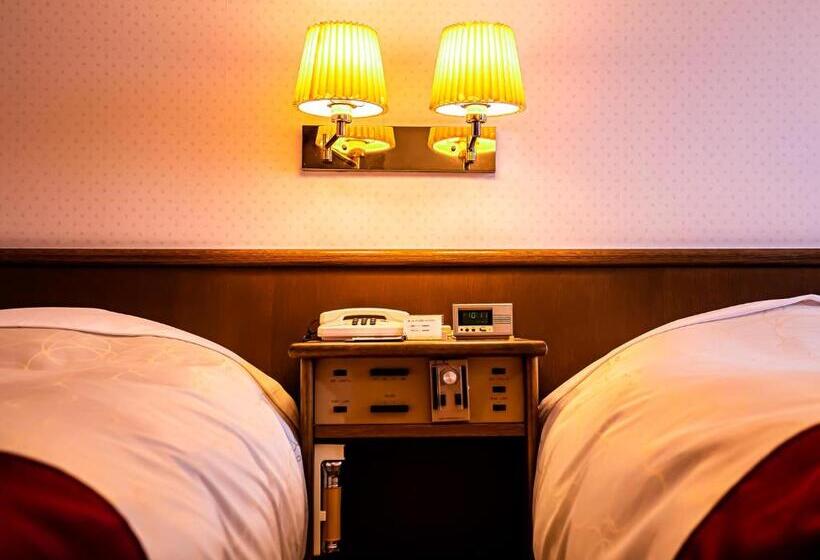 בית מלון כפרי Hachinohe Plaza