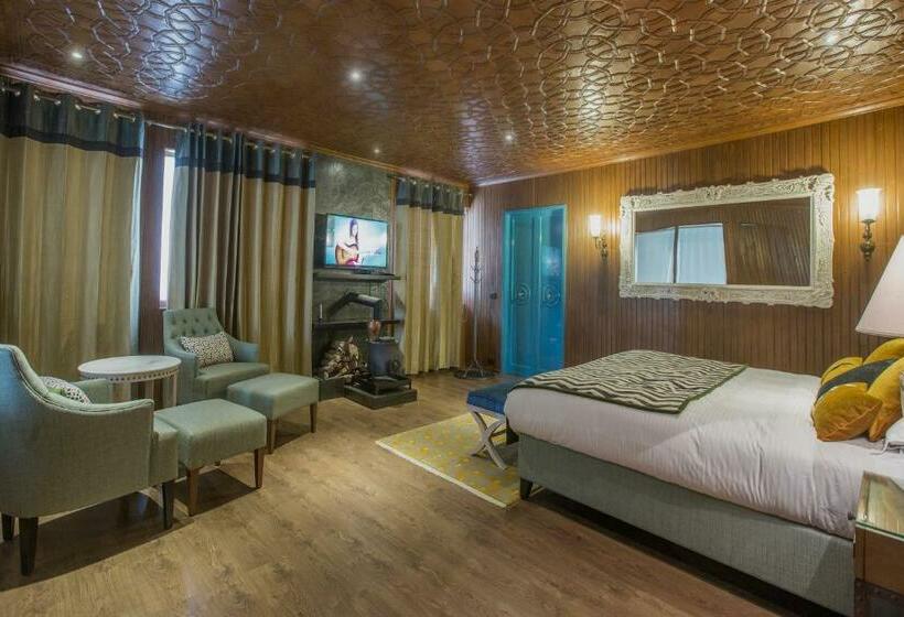 هتل Highlands Park