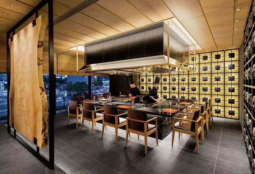 فندق Hilton Osaka