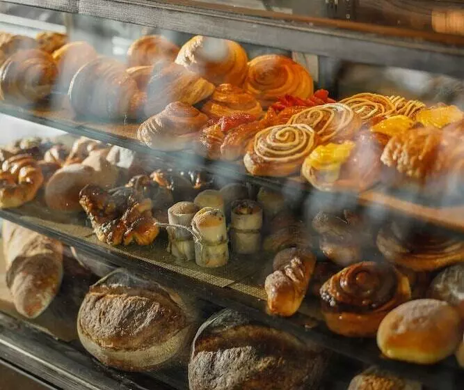 בית מלון כפרי Segara Village