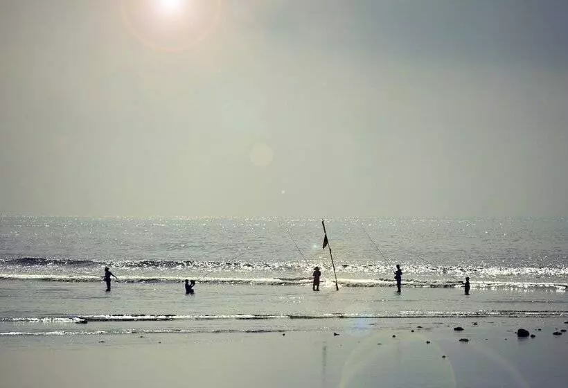 בית מלון כפרי Segara Village