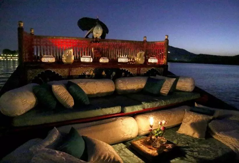 ホテル Taj Lake Palace Udaipur