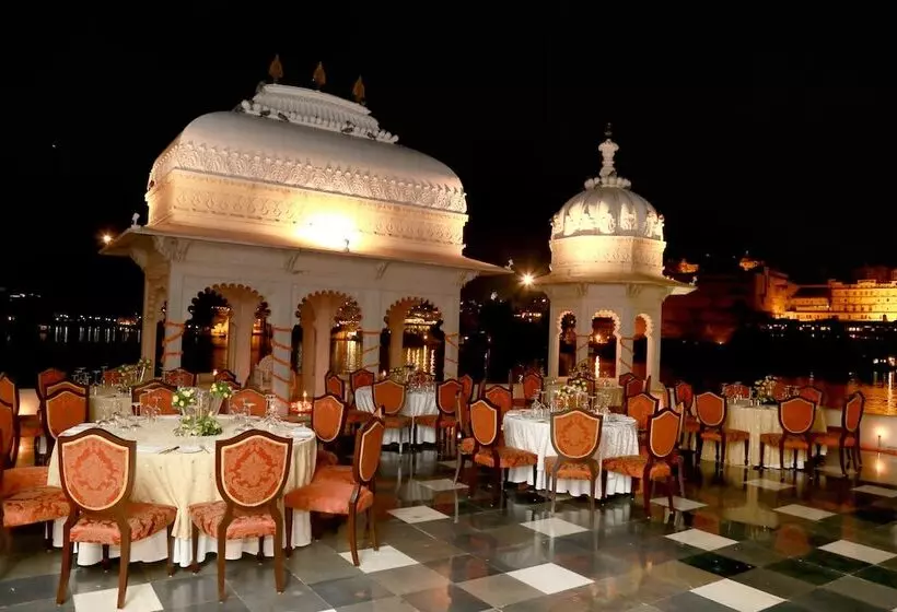 ホテル Taj Lake Palace Udaipur