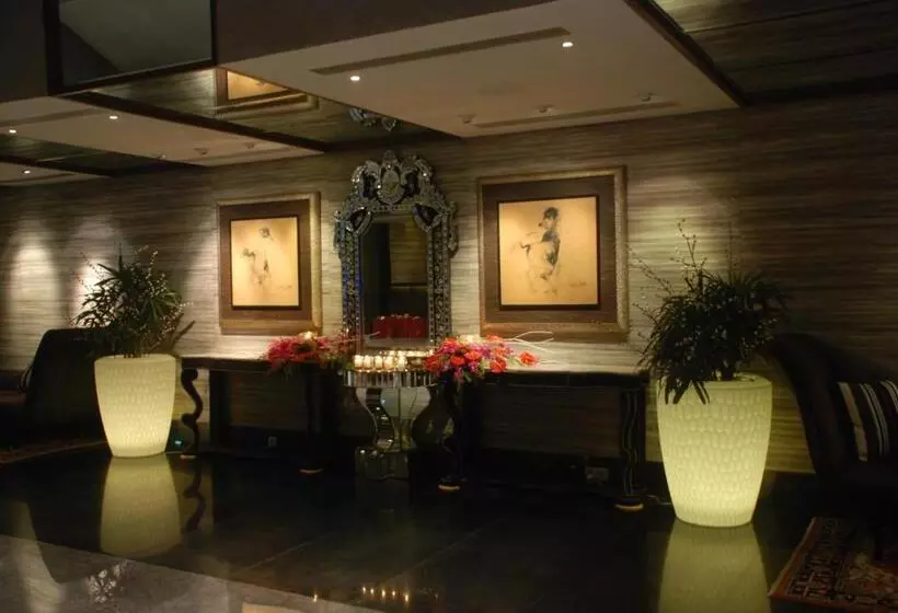 Szálloda The Lalit Great Eastern Kolkata