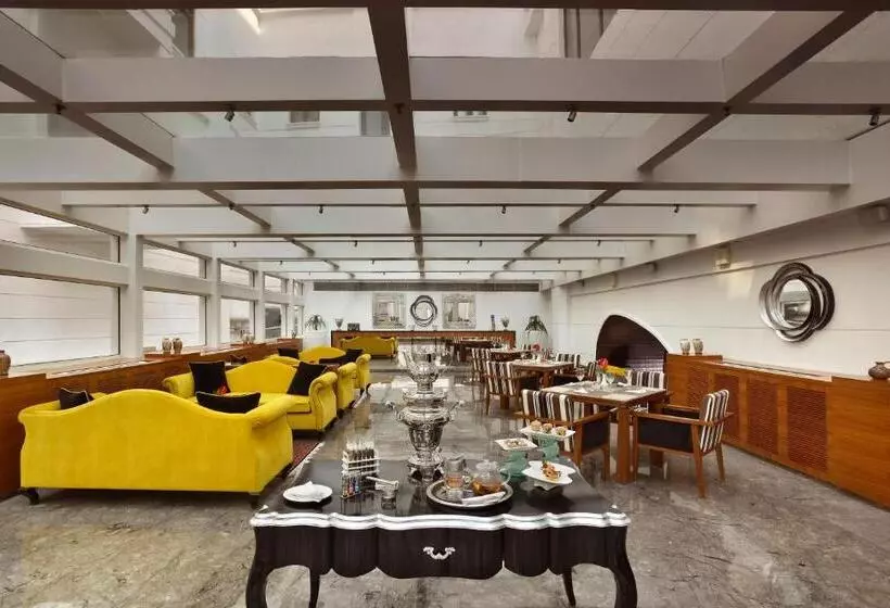 Szálloda The Lalit Great Eastern Kolkata