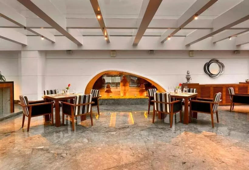 Szálloda The Lalit Great Eastern Kolkata